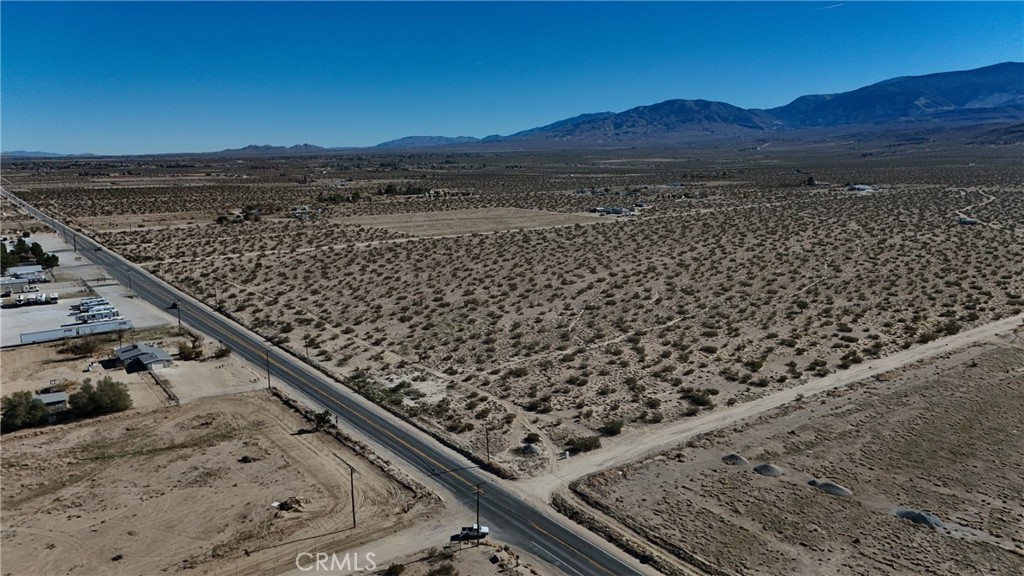 788 Old Woman Springs Road Lucerne Valley, CA 92356 - Photo 4 of 10 a view of a terrace