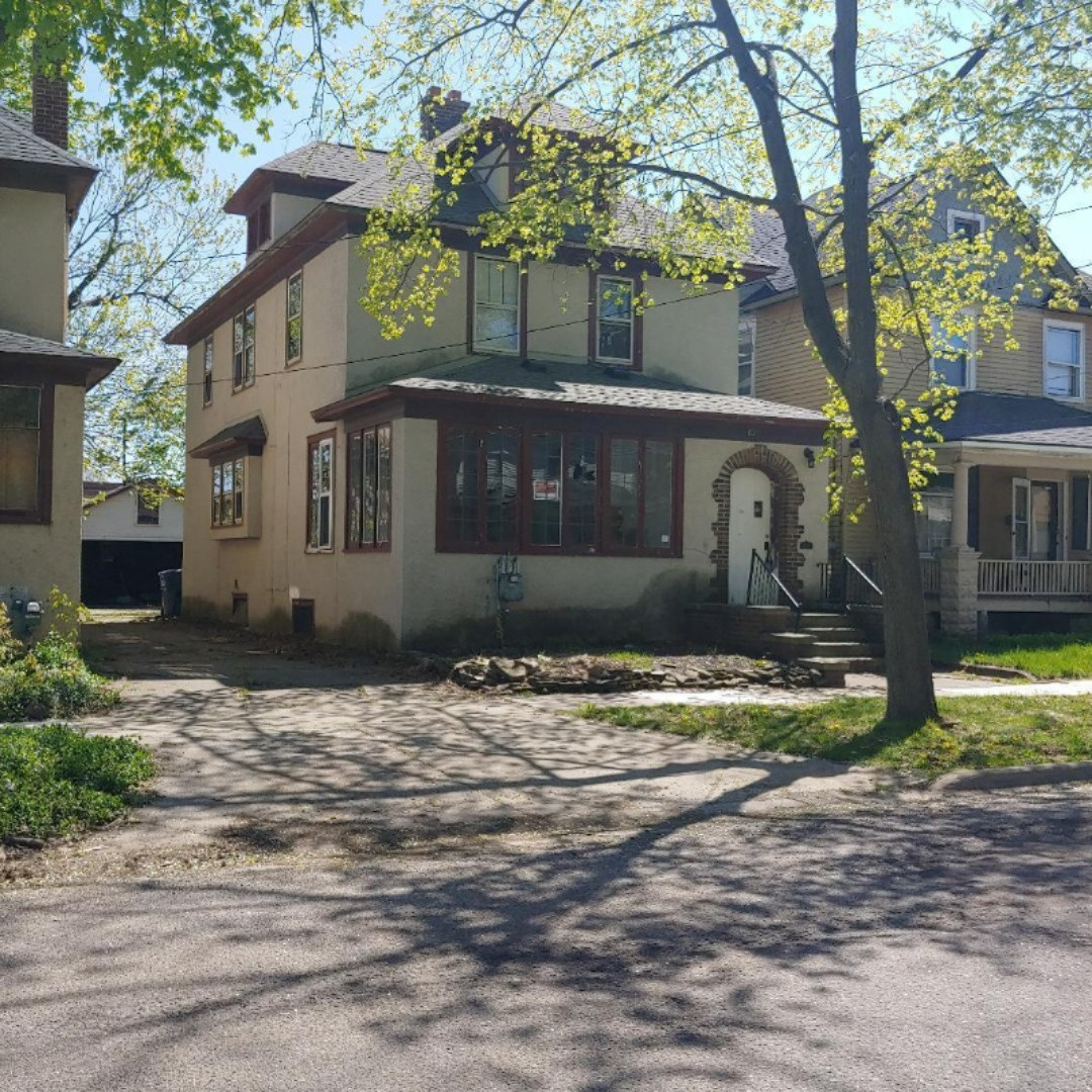611 West Walnut Street Kalamazoo, MI 49007 - Photo 1 of 33 Front of House