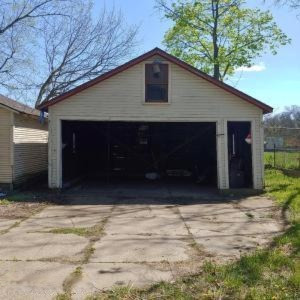 611 West Walnut Street Kalamazoo, MI 49007 - Photo 3 of 33 Garage