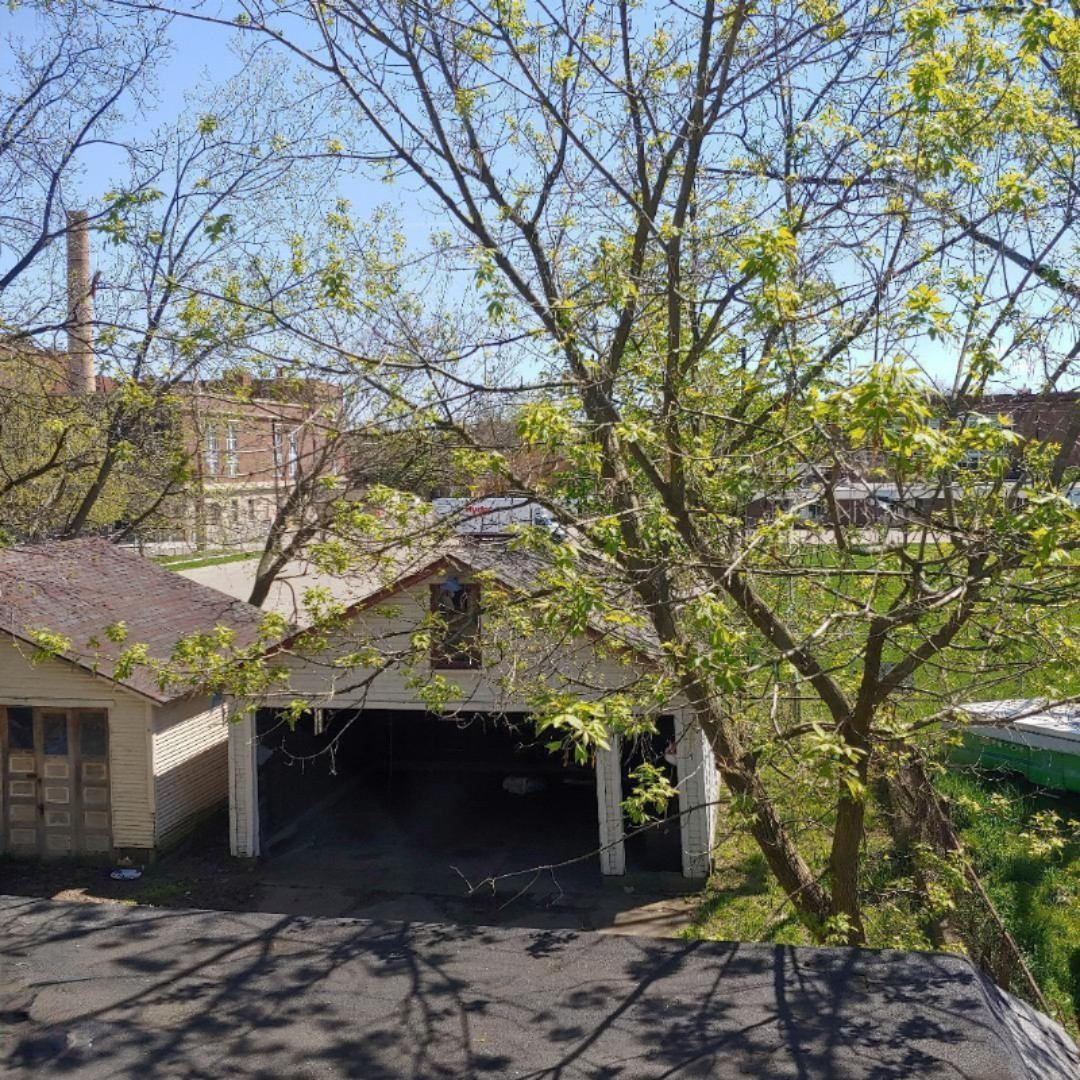 611 West Walnut Street Kalamazoo, MI 49007 - Photo 4 of 33 Garage