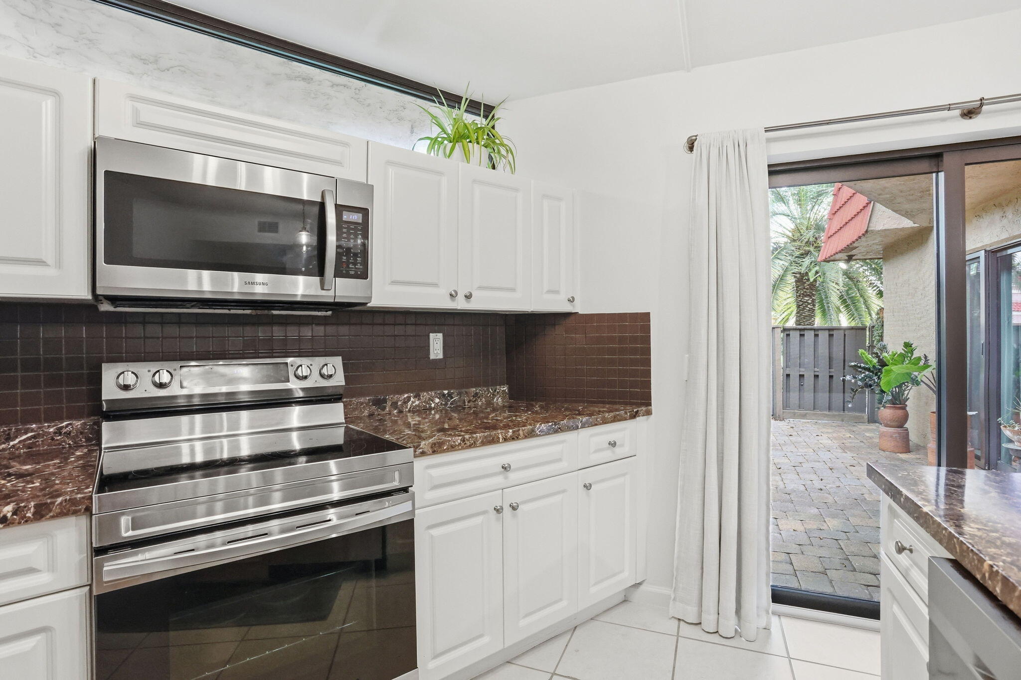 8093 Severn Drive, Unit D Boca Raton, FL 33433 - Photo 3 of 43 12-web-or-mls-0E2A4193