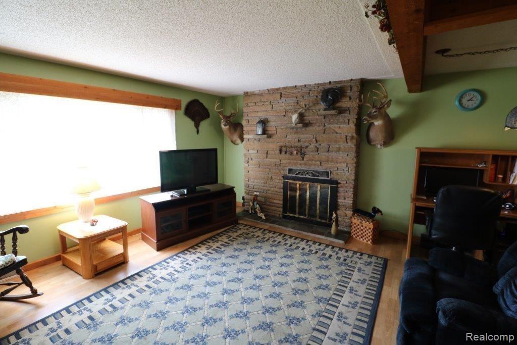 3339 South Vassar Road Davison, MI 48423 - Photo 8 of 33 IMG_9766.jpg