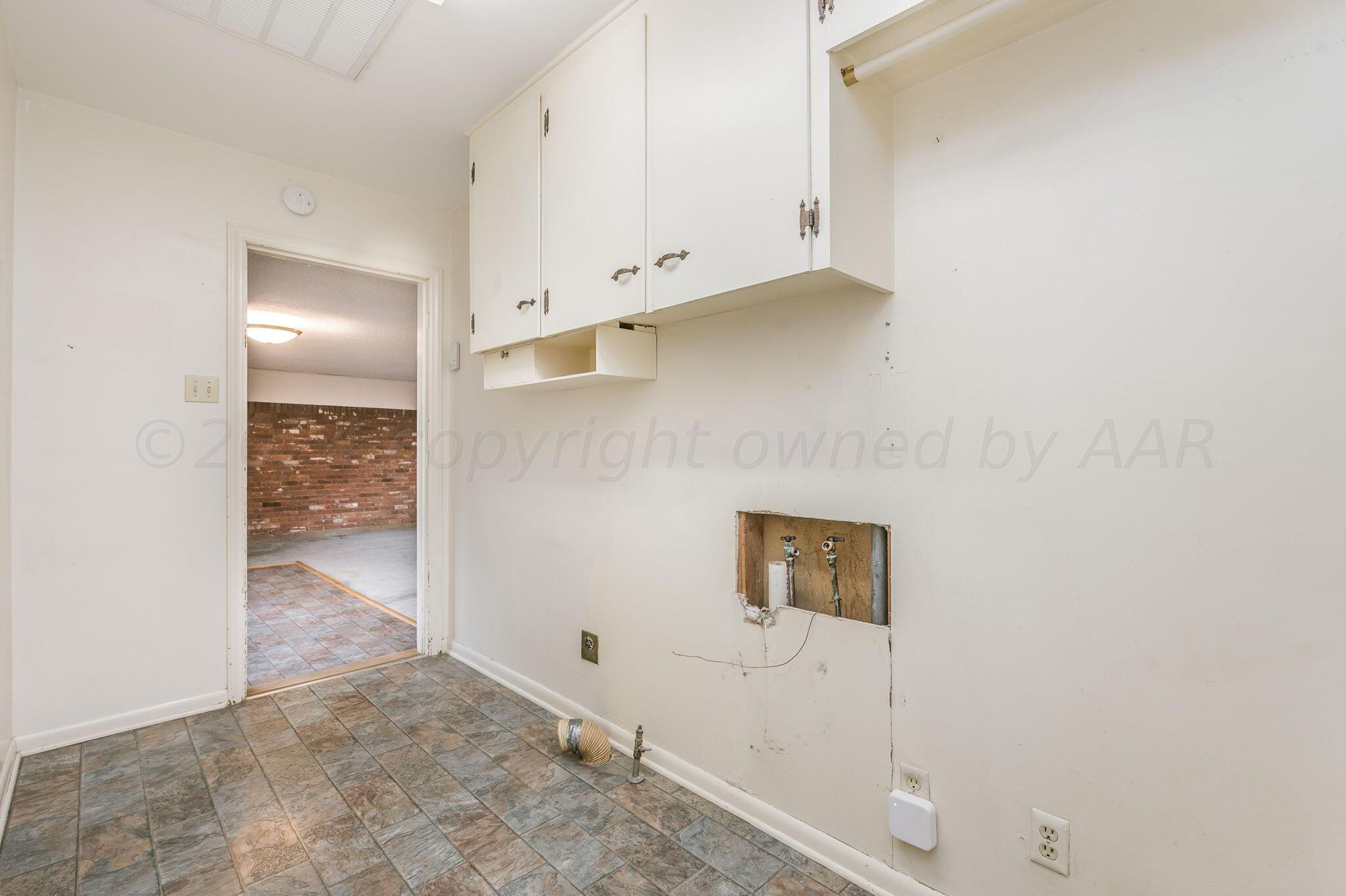 3415 Paramount Boulevard Amarillo, TX 79109 - Photo 26 of 44 a view of an empty room