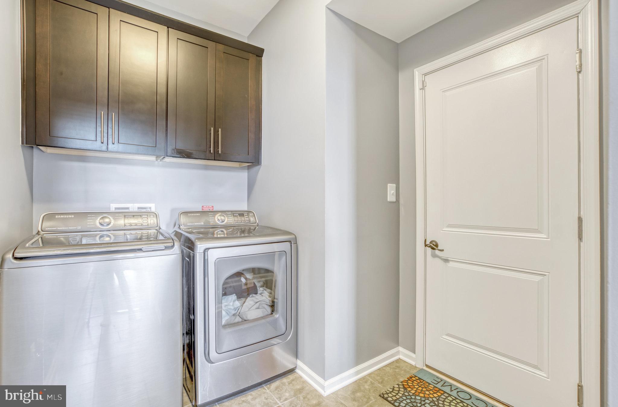 4424 Weejun Loop Woodbridge, VA 22192 - Photo 39 of 91 Main level laundry/
mudroom