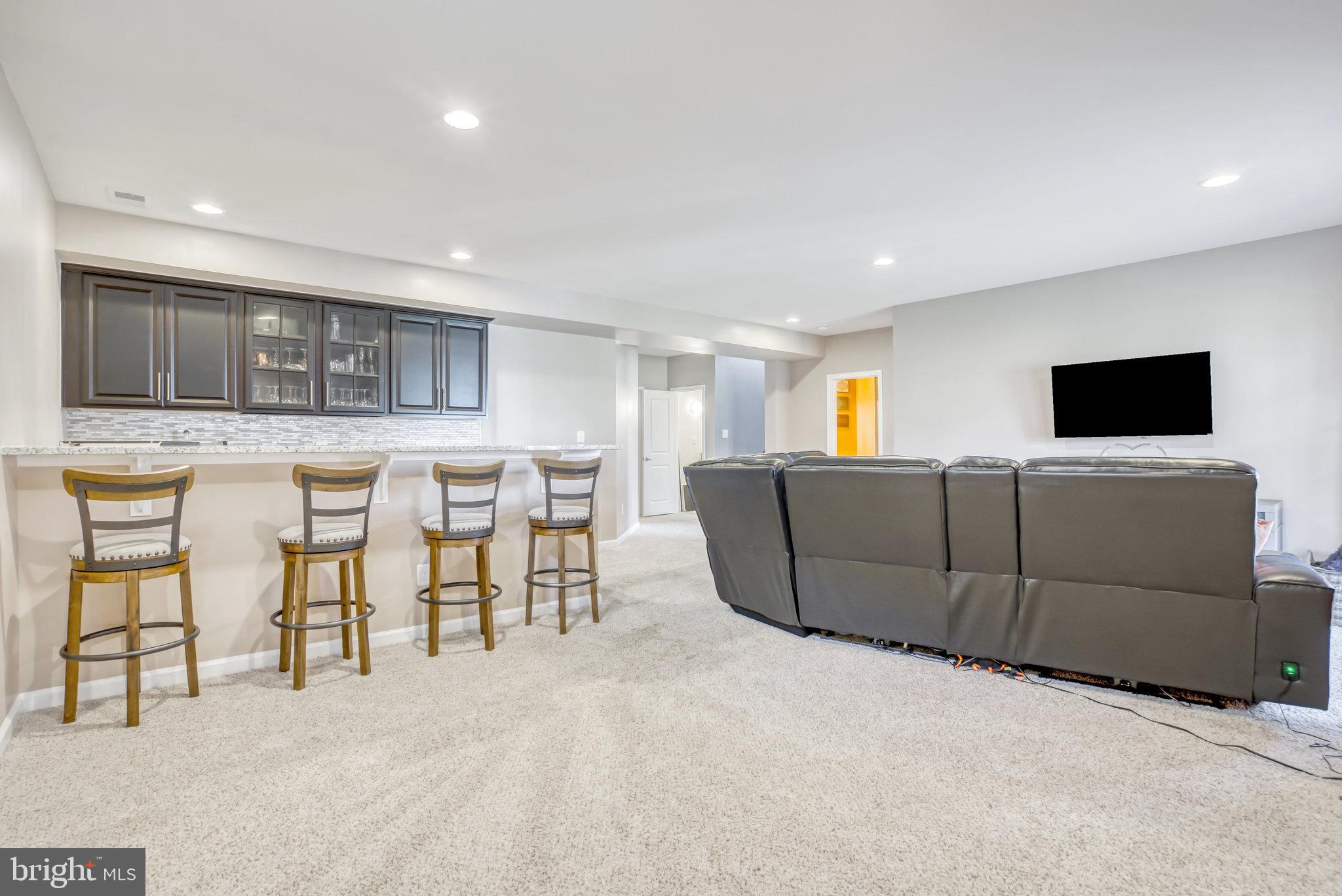 4424 Weejun Loop Woodbridge, VA 22192 - Photo 53 of 91 Basement wetbar