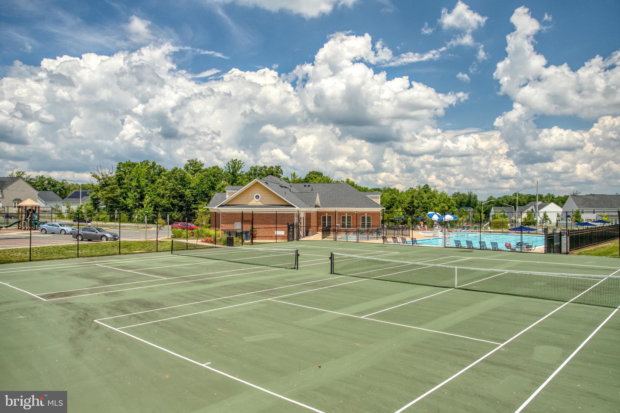 4424 Weejun Loop Woodbridge, VA 22192 - Photo 83 of 91 Community tennis courts/pool