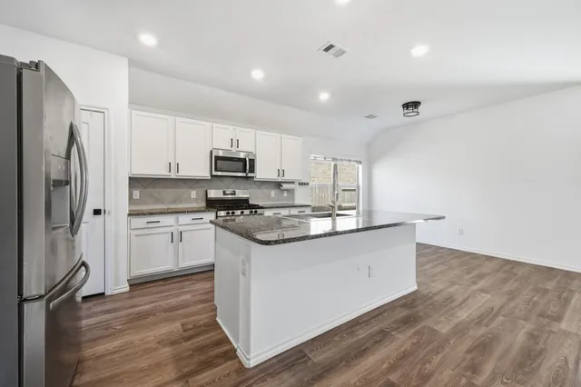 $2,200 | 23846 Via Leoni Drive, New Caney, TX 77357