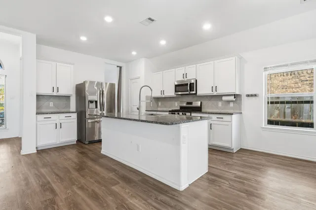 $2,200 | 23846 Via Leoni Drive, New Caney, TX 77357