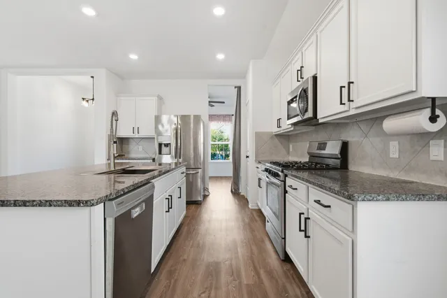 $2,200 | 23846 Via Leoni Drive, New Caney, TX 77357