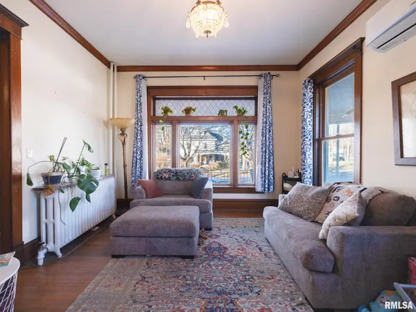 $264,900 | 502 West 4th Street, Delavan, IL 61734