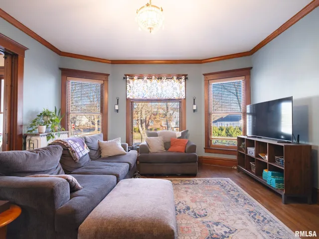 $269,900 | 502 West 4th Street, Delavan, IL 61734