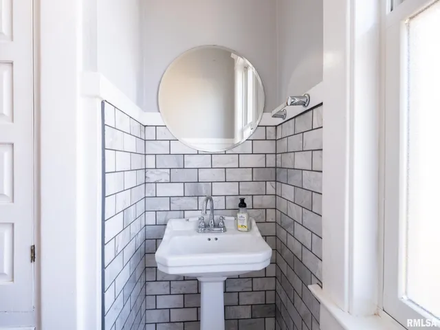 $269,900 | 502 West 4th Street, Delavan, IL 61734