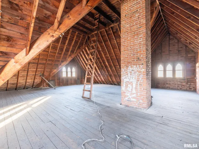 $269,900 | 502 West 4th Street, Delavan, IL 61734