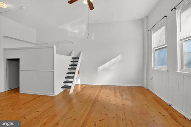 $985 | 2536 Amber Street, Unit 1F, Philadelphia, PA 19125