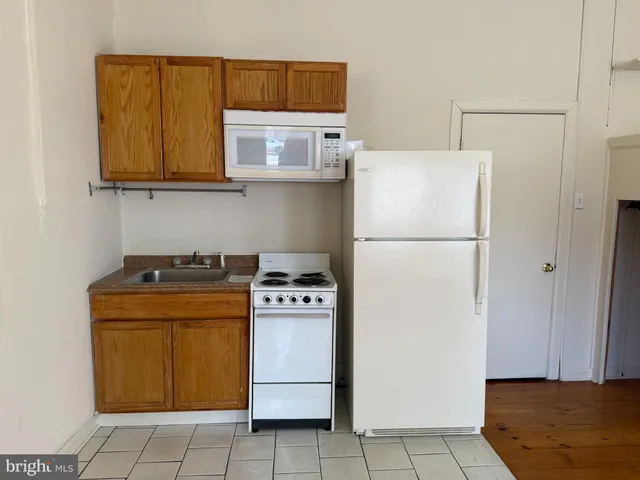 $985 | 2536 Amber Street, Unit 1F, Philadelphia, PA 19125