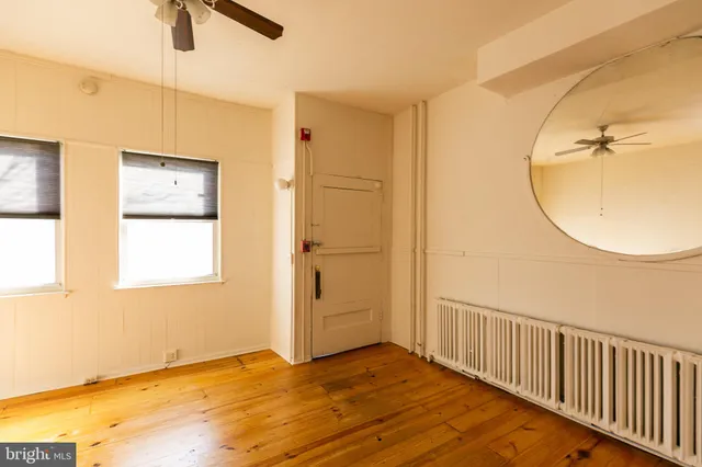 $985 | 2536 Amber Street, Unit 1F, Philadelphia, PA 19125