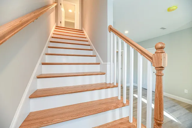 $563,900 | 5 Delphi Way, Londonderry, NH 03053