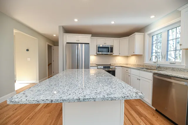 $563,900 | 5 Delphi Way, Londonderry, NH 03053