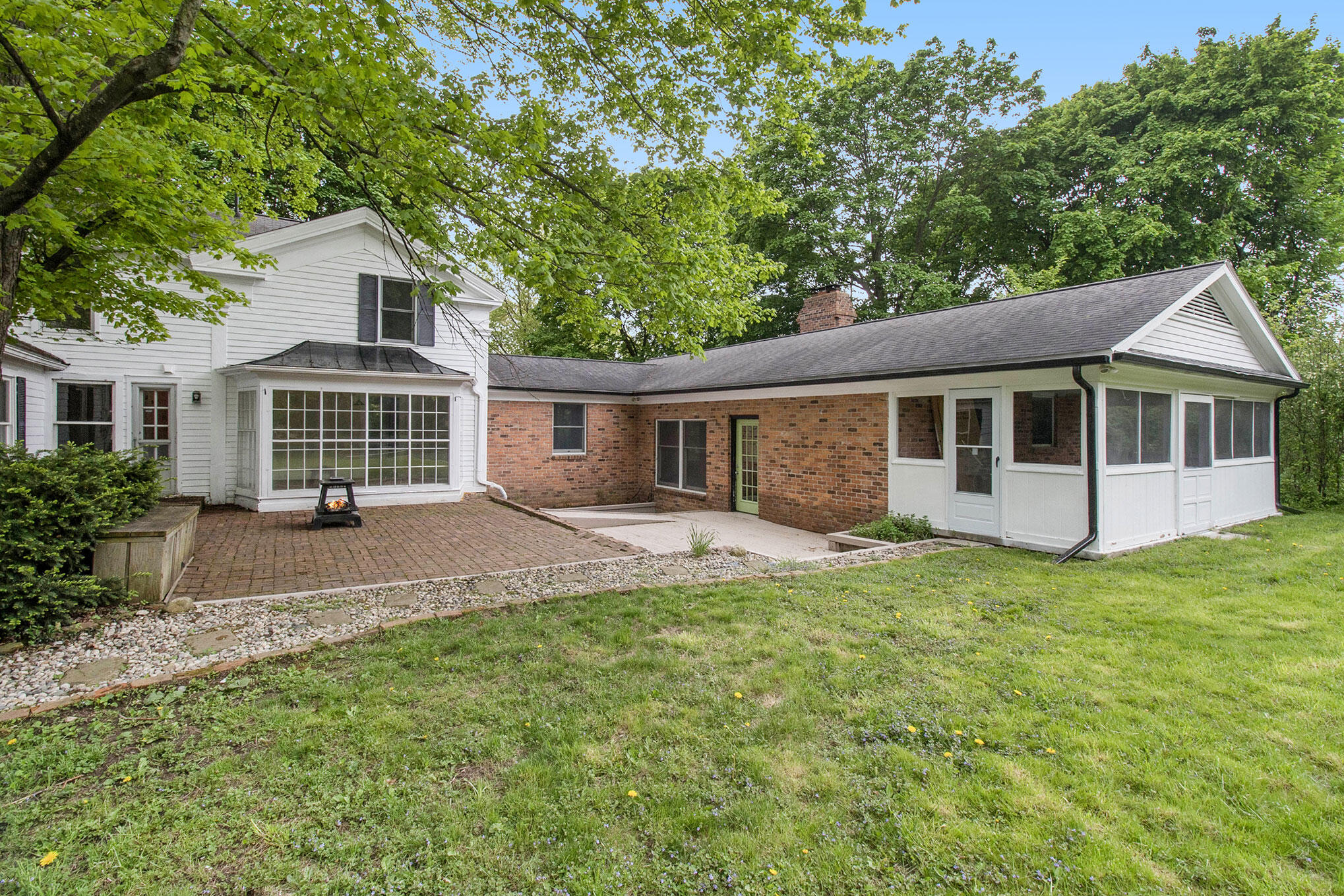 8150 Holcomb Road Clarkston, MI 48348 - Photo 5 of 33 IMG_3685
