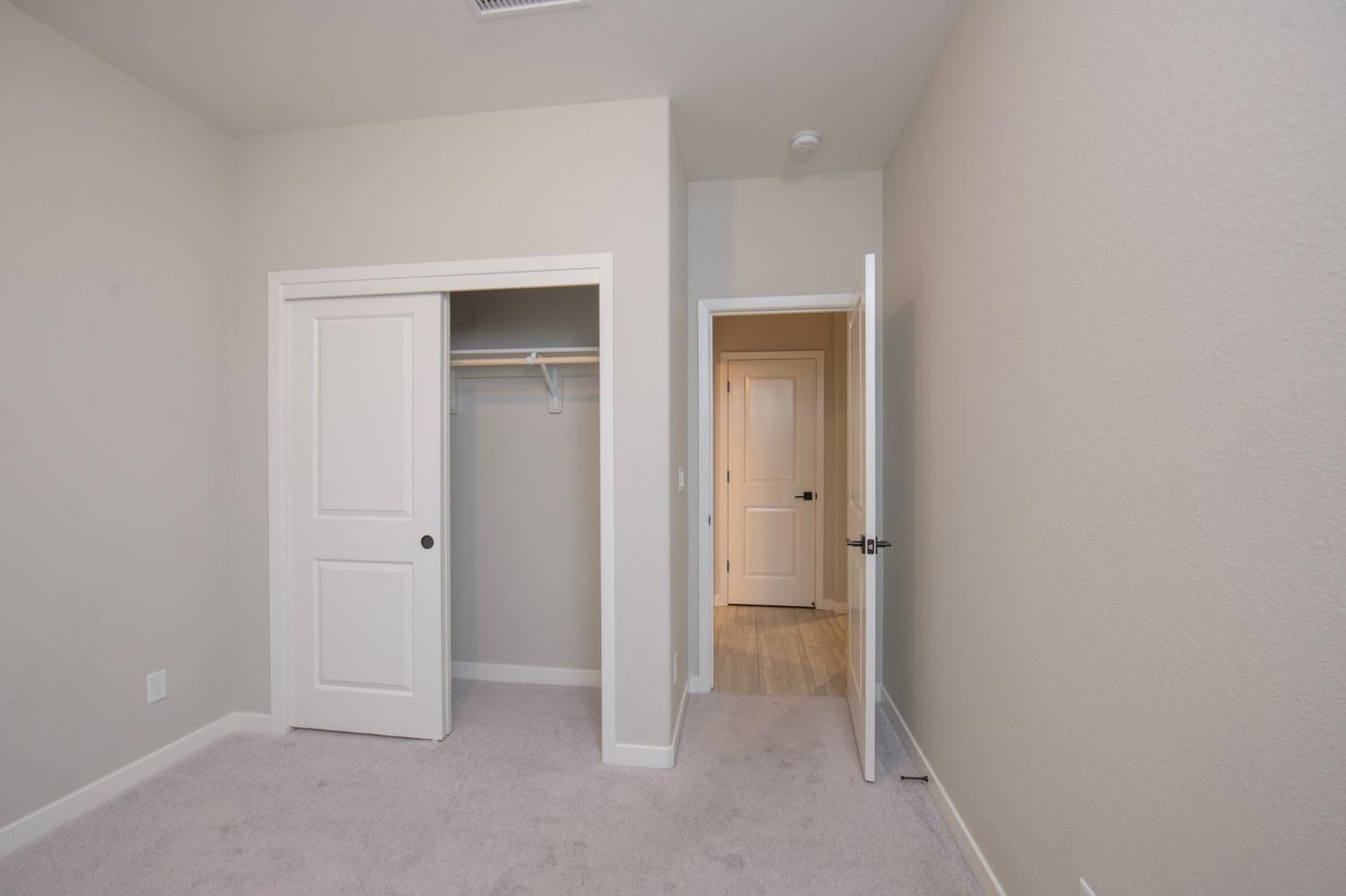 4417 Hillside Road Madera, CA 93636 - Photo 5 of 45 Gallery Image 5
