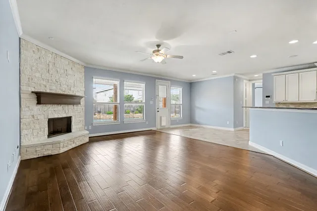 $698,000 | 2419 Malaga Lane, League City, TX 77573