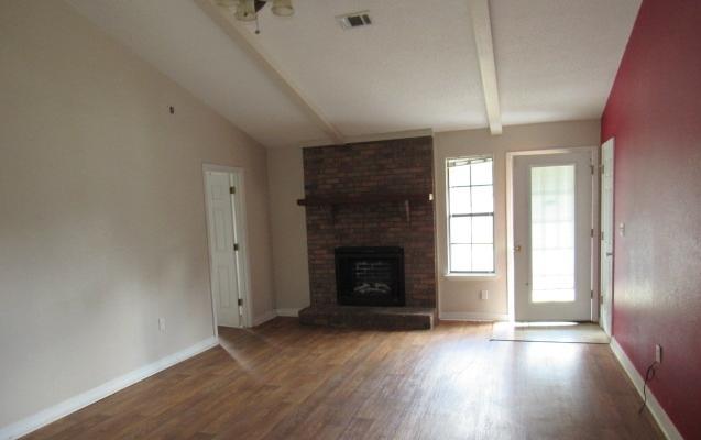 222 Springwood Circle Crestview, FL 32536 - Photo 2 of 14 Gallery Image 2