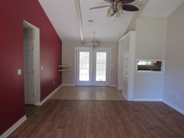 222 Springwood Circle Crestview, FL 32536 - Photo 4 of 14 Gallery Image 4