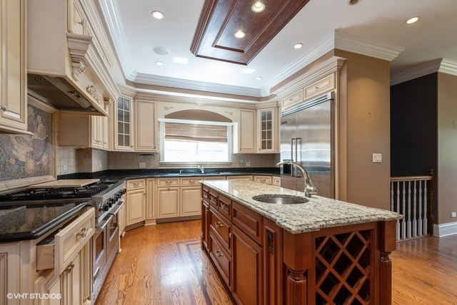 180 Coach Road Northfield, IL 60093 - Photo 11 of 46