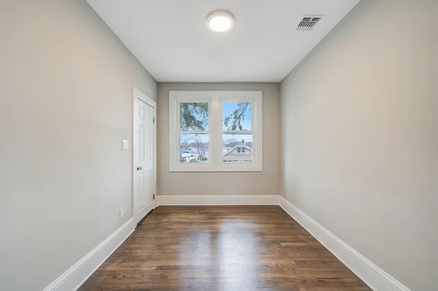 $699,999 | 141 Park Avenue, Lindenhurst, NY 11757