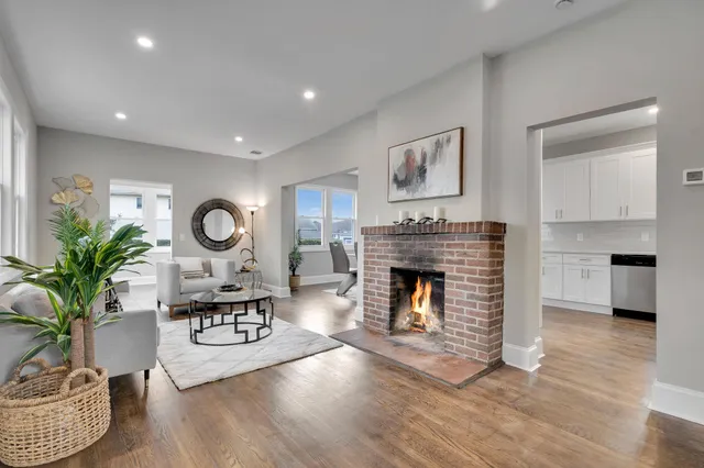 $699,999 | 141 Park Avenue, Lindenhurst, NY 11757