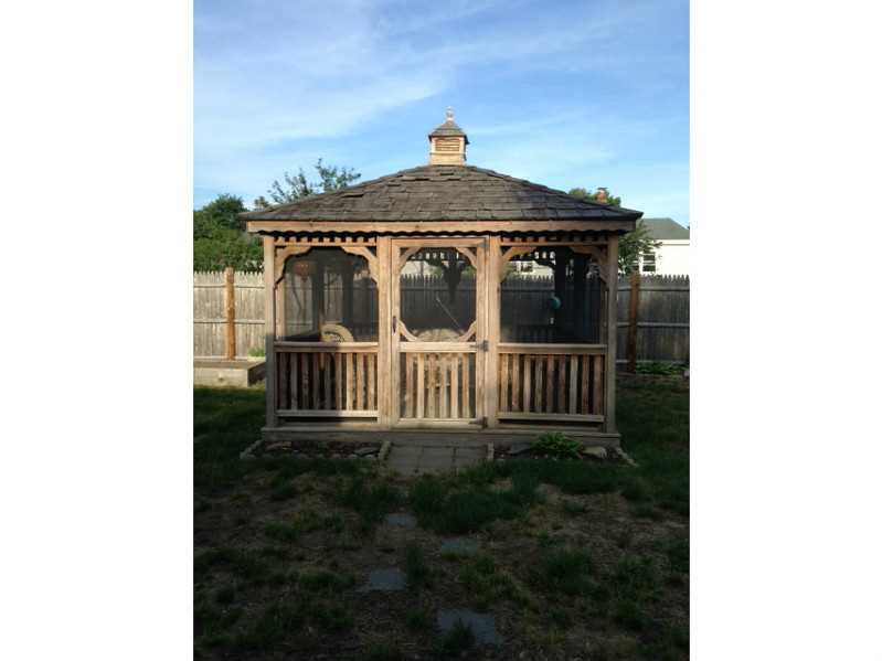 24 Montcalm Road Warwick, RI 02889 - Photo 15 of 20 Yard/Garden.