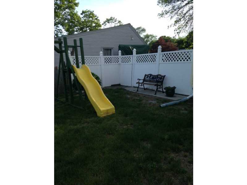 24 Montcalm Road Warwick, RI 02889 - Photo 17 of 20 Yard/Garden.