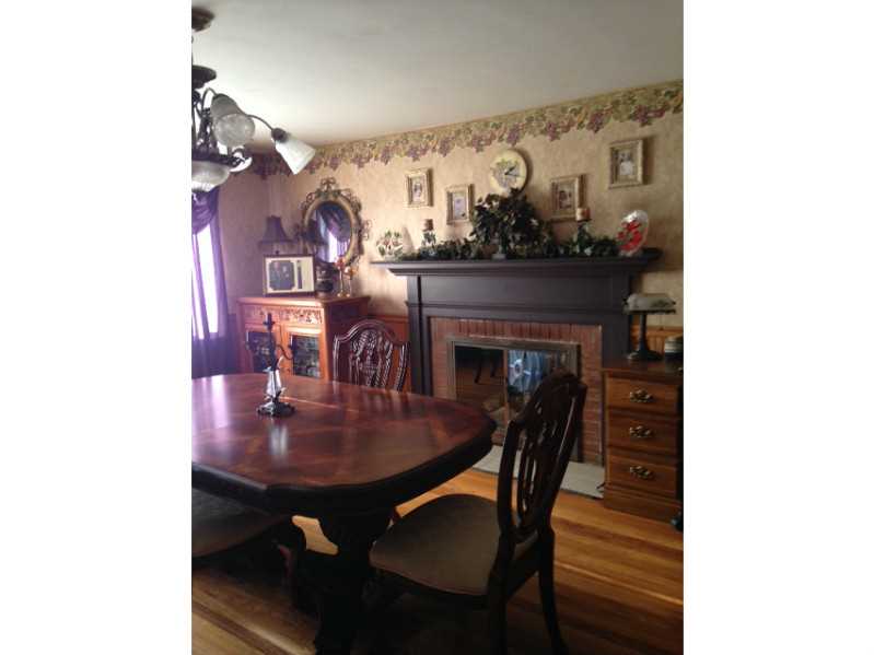 24 Montcalm Road Warwick, RI 02889 - Photo 4 of 20 Dining Room.