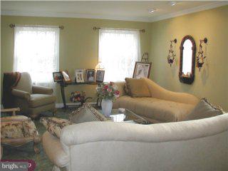1289 Fountain Road Newtown, PA 18940 - Photo 2 of 6 Gallery Image 2