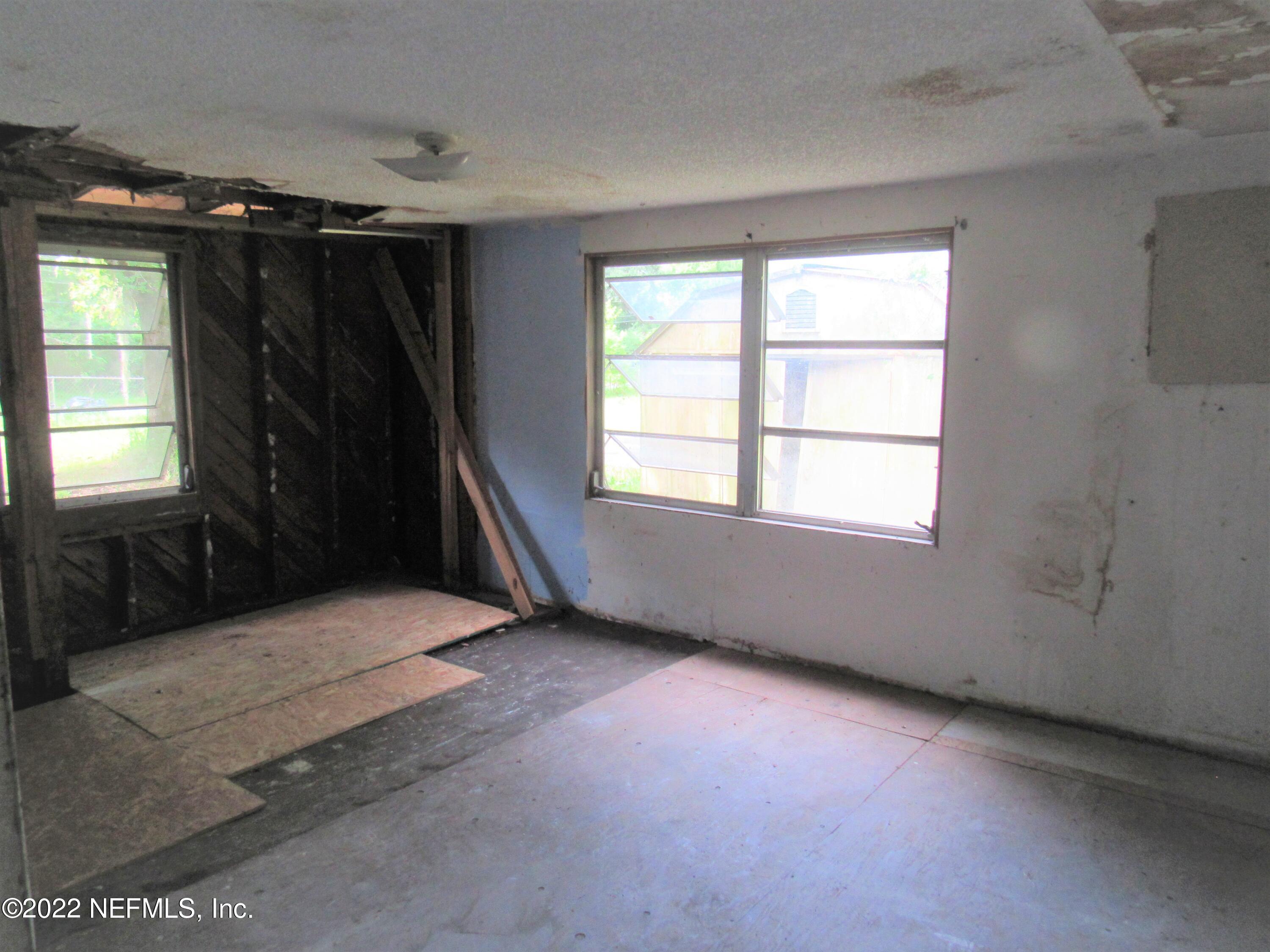 5946 Jacks Road Jacksonville, FL 32254 - Photo 10 of 25 Bedroom 1