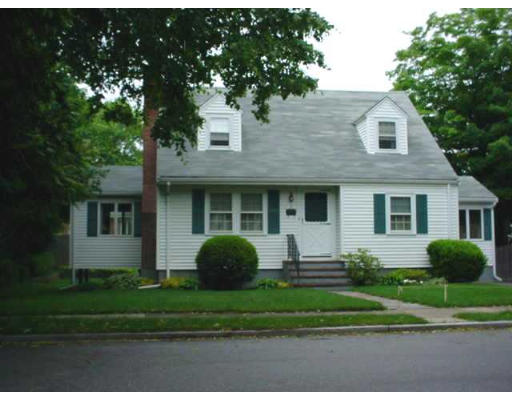 2 Arnold Road Stoneham, MA 02180 - Photo 1 of 6 Gallery Image 1