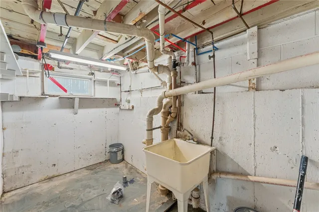 $445,000 | 10 Woburn Street, Cranston, RI 02910