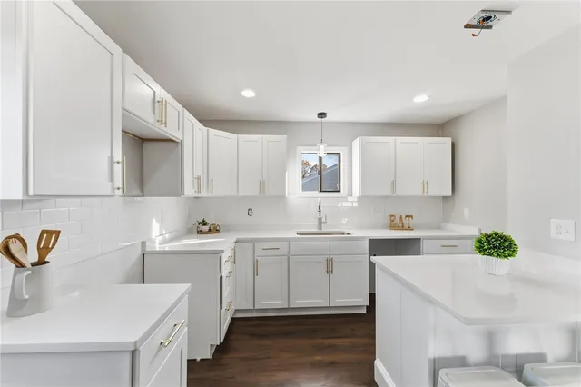 $445,000 | 10 Woburn Street, Cranston, RI 02910