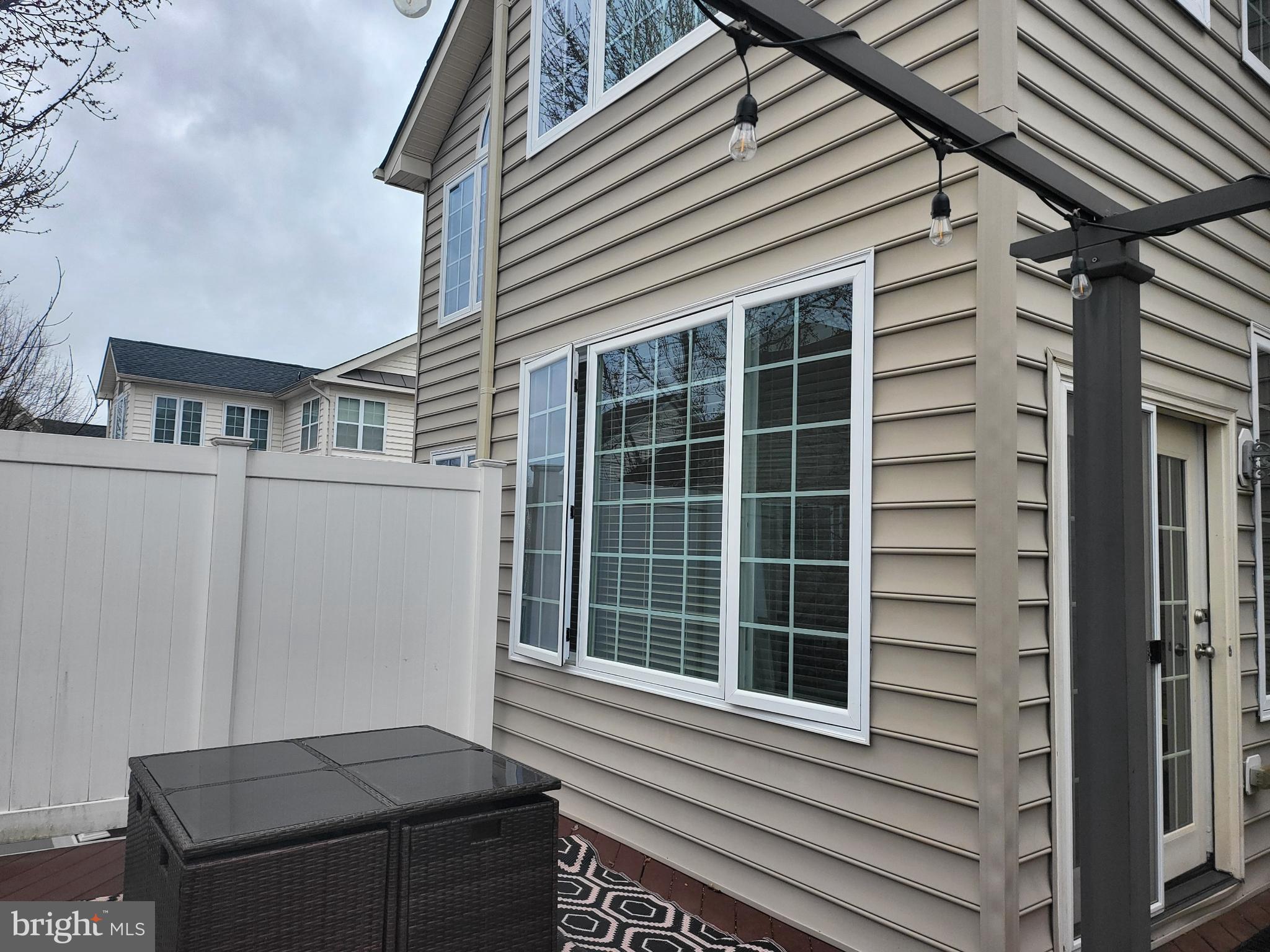 11011 Buggy Path Upper Marlboro, MD 20772 - Photo 71 of 82 Table area on deck with privacy panel