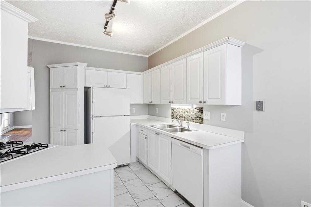 500 Fraser Street Southeast Atlanta, GA 30312 - Photo 10 of 33