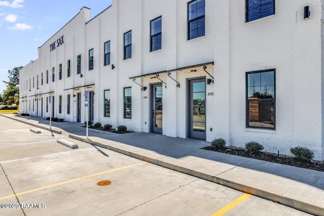 $1,695 | 711 East Main Street, Unit 200, Broussard, LA 70518