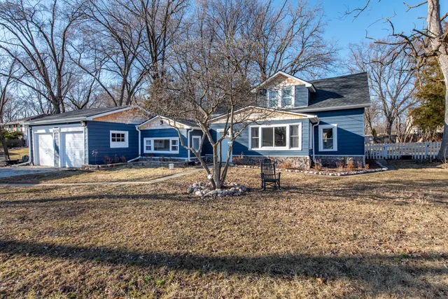 $315,000 | 22678 West Silver Lake Avenue, Antioch, IL 60002