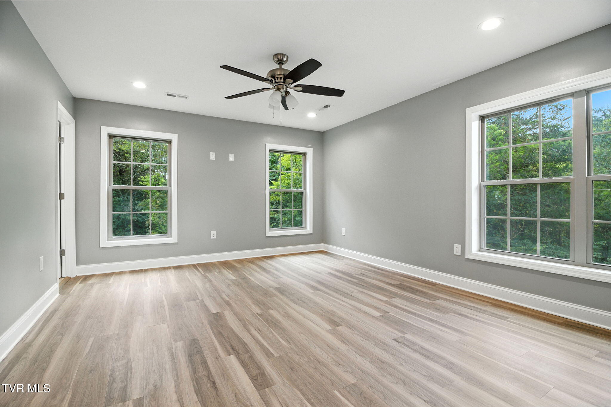 2720 Hodges Ferry Road Kodak, TN 37764 - Photo 17 of 46 40-web-or-mls-DZ3A1526