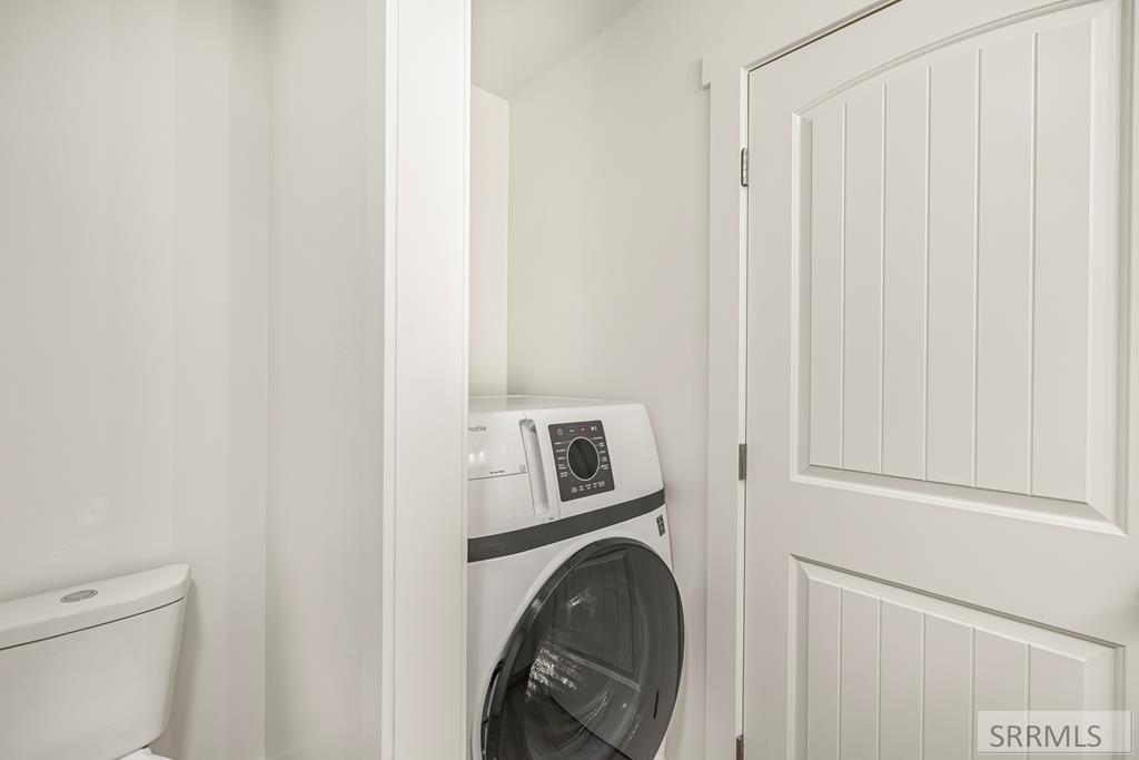 221 West 2nd South Rigby, ID 83442 - Photo 4 of 34