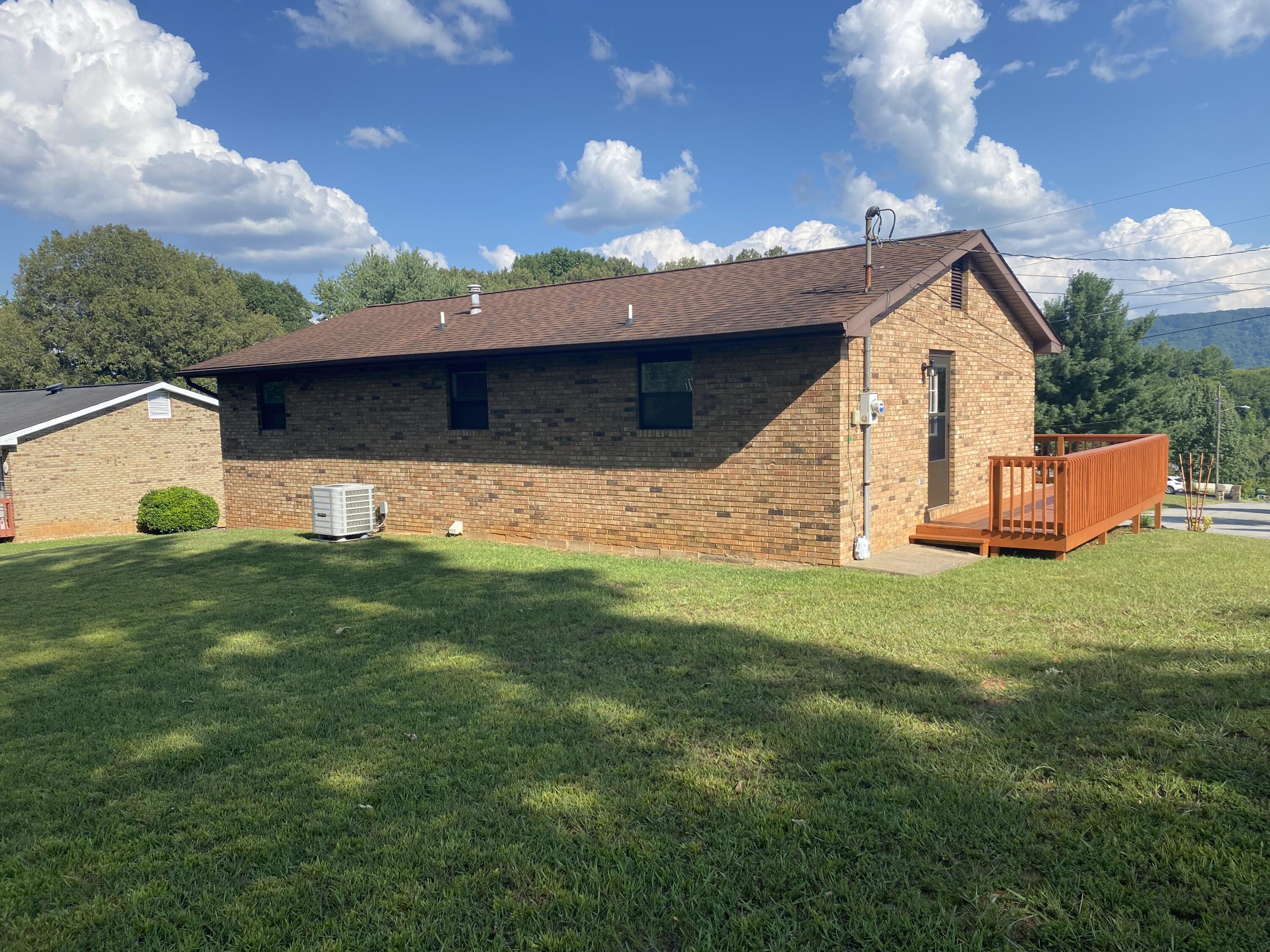 934 Ragle Street Church Hill, TN 37642 - Photo 3 of 34 4F0A9565-274F-4CAD-A561-8666381BCA77