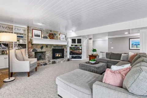 $1,950,000 | 1615 Northridge Drive, Wayzata, MN 55391