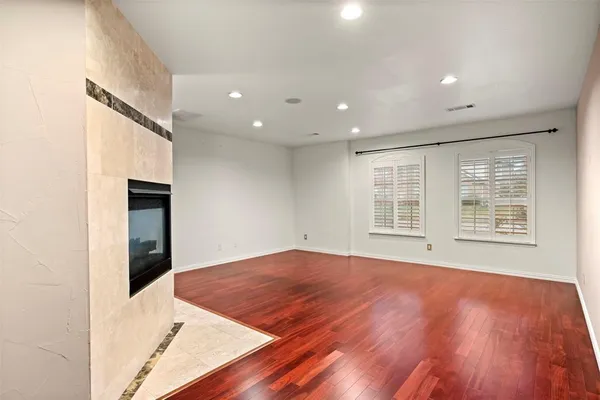 $3,500 | 808 Sabona Drive, DeSoto, TX 75115