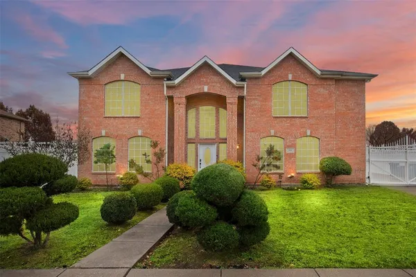$3,250 | 808 Sabona Drive, DeSoto, TX 75115