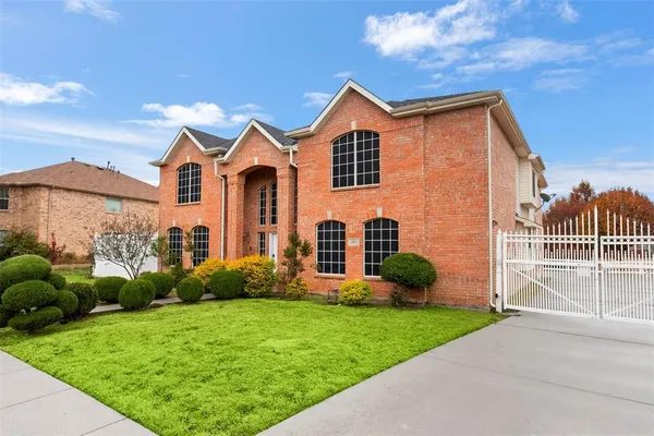 $3,500 | 808 Sabona Drive, DeSoto, TX 75115