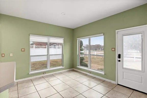 $3,500 | 808 Sabona Drive, DeSoto, TX 75115